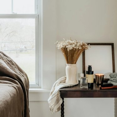 Bed side table at Wren's Hollow - Homes for rent near Savannah, GA